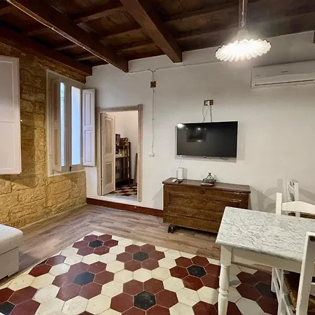 Apartman Elegant & Rustic - Piazza Castello