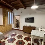 Διαμέρισμα Elegant & Rustic - Piazza Castello