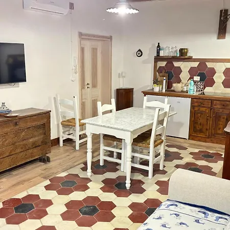 Διαμέρισμα Elegant & Rustic - Piazza Castello